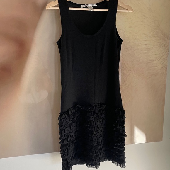DVF DIANE Von FURSTENBERG wool silk little black ruffle dress - Picture 3 of 14